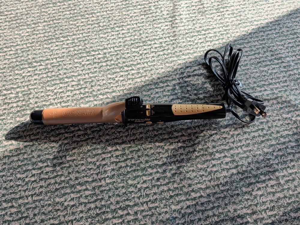 Infiniti Pro Gold by Conair Tourmaline Ceramic Curling Wand 1 " No Box
